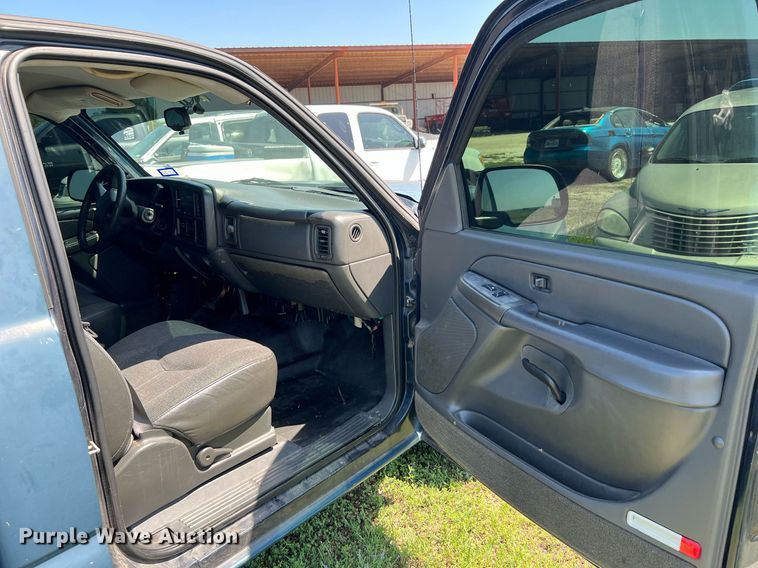 image for item MF9945 2005 Chevrolet Silverado 1500  pickup truck