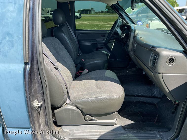 image for item MF9945 2005 Chevrolet Silverado 1500  pickup truck