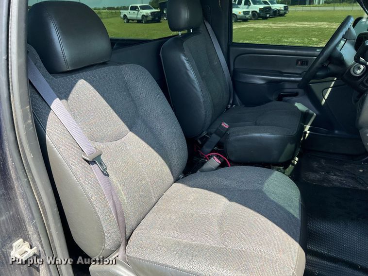 image for item MF9945 2005 Chevrolet Silverado 1500  pickup truck