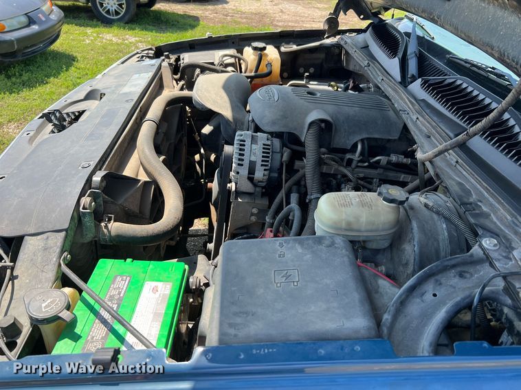 image for item MF9945 2005 Chevrolet Silverado 1500  pickup truck