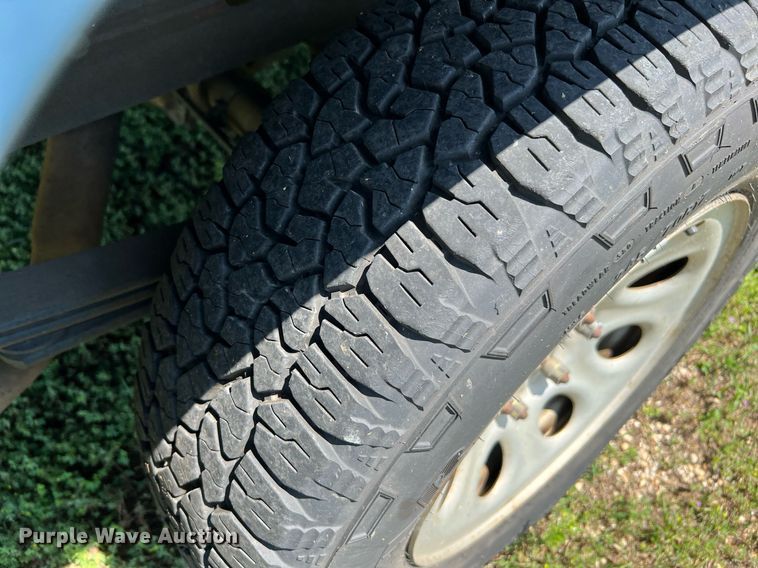 image for item MF9945 2005 Chevrolet Silverado 1500  pickup truck