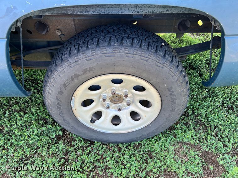 image for item MF9945 2005 Chevrolet Silverado 1500  pickup truck