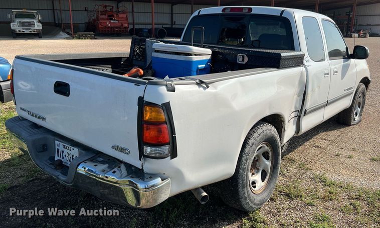 image for item MF9950 2001 Toyota Tundra SR5  Access Cab pickup truck