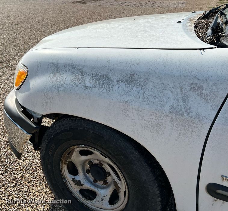 image for item MF9950 2001 Toyota Tundra SR5  Access Cab pickup truck