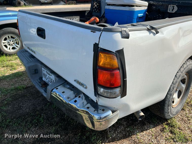 image for item MF9950 2001 Toyota Tundra SR5  Access Cab pickup truck