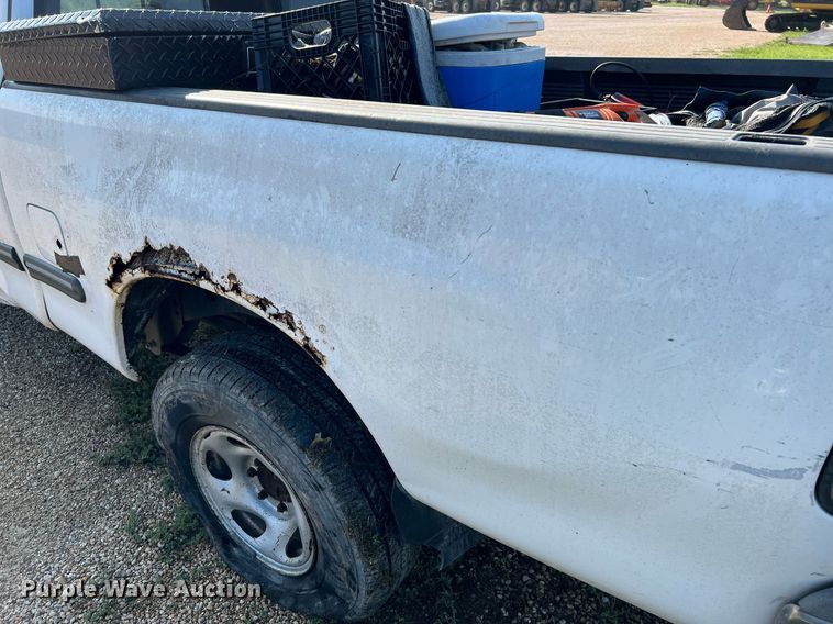 image for item MF9950 2001 Toyota Tundra SR5  Access Cab pickup truck