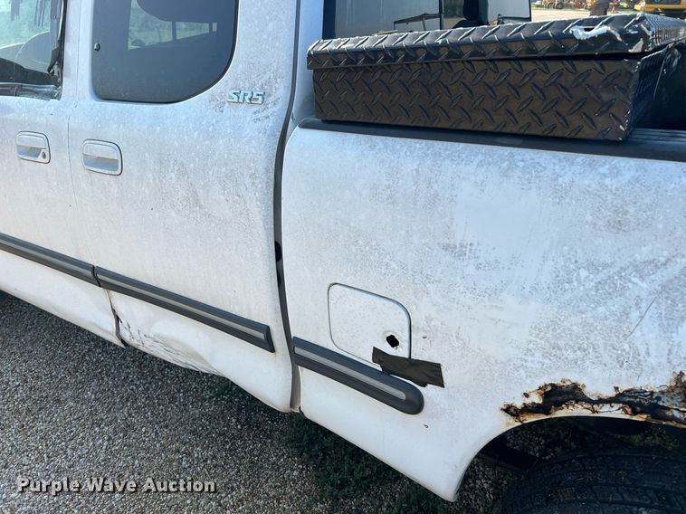 image for item MF9950 2001 Toyota Tundra SR5  Access Cab pickup truck