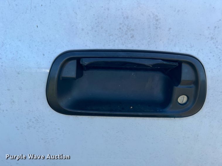 image for item MF9950 2001 Toyota Tundra SR5  Access Cab pickup truck