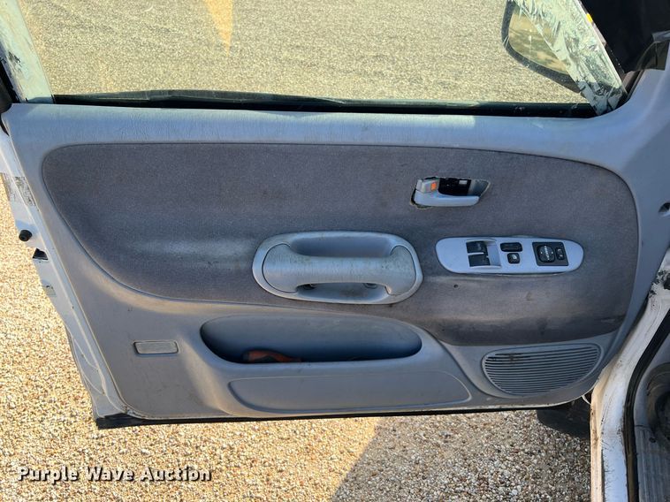 image for item MF9950 2001 Toyota Tundra SR5  Access Cab pickup truck