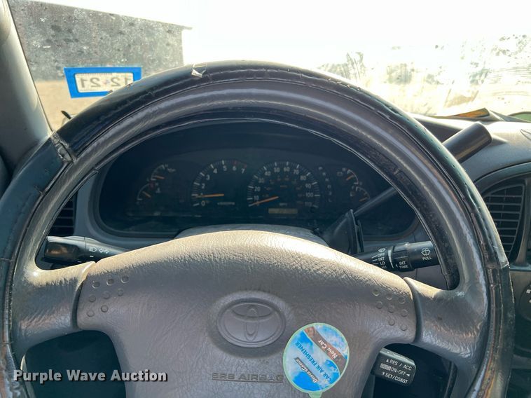 image for item MF9950 2001 Toyota Tundra SR5  Access Cab pickup truck