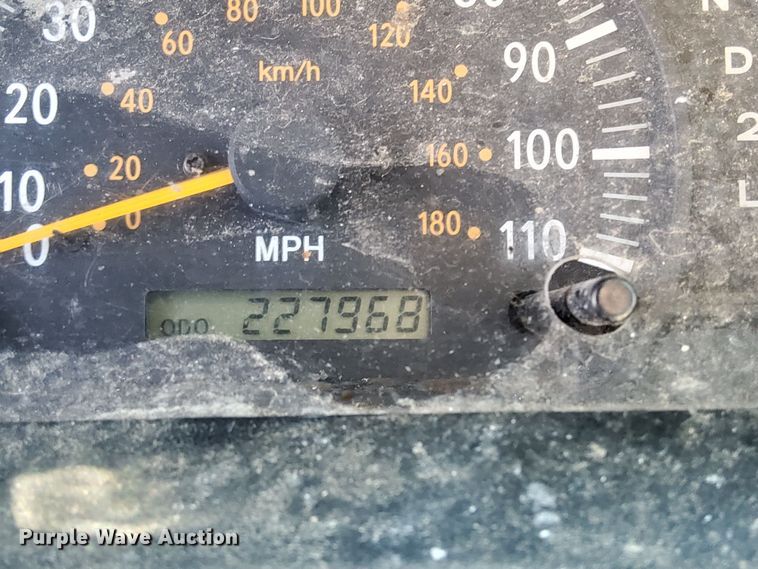 image for item MF9950 2001 Toyota Tundra SR5  Access Cab pickup truck