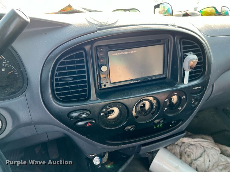 image for item MF9950 2001 Toyota Tundra SR5  Access Cab pickup truck