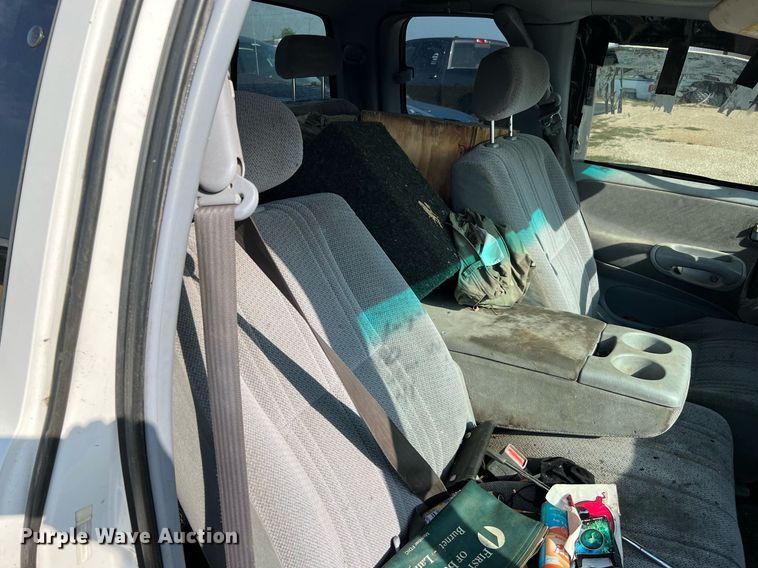 image for item MF9950 2001 Toyota Tundra SR5  Access Cab pickup truck