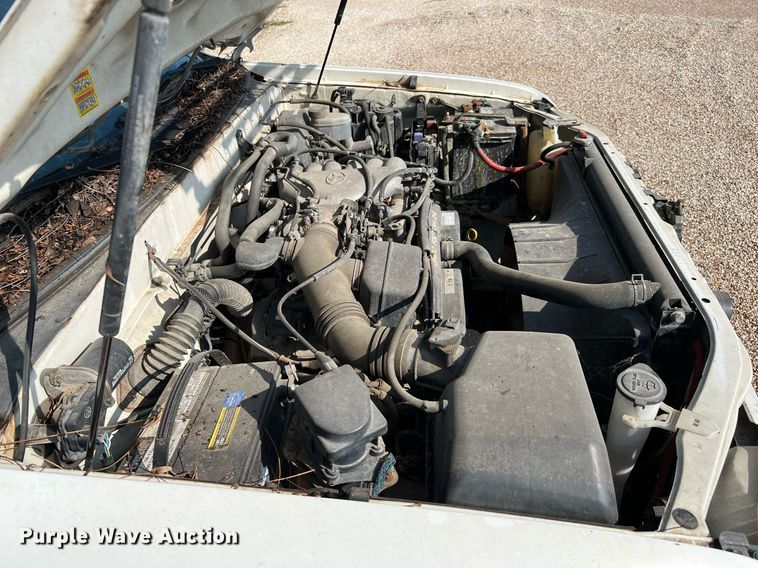 image for item MF9950 2001 Toyota Tundra SR5  Access Cab pickup truck