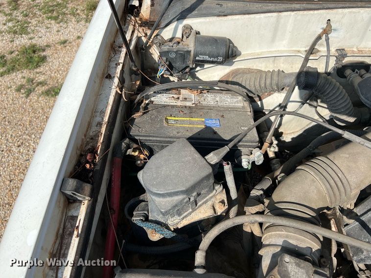 image for item MF9950 2001 Toyota Tundra SR5  Access Cab pickup truck