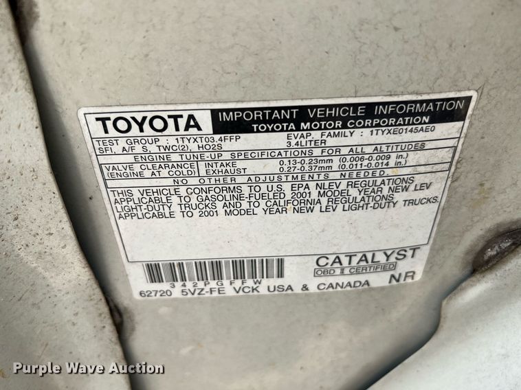 image for item MF9950 2001 Toyota Tundra SR5  Access Cab pickup truck