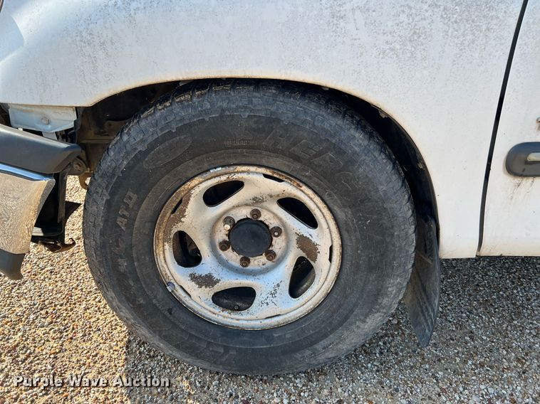 image for item MF9950 2001 Toyota Tundra SR5  Access Cab pickup truck