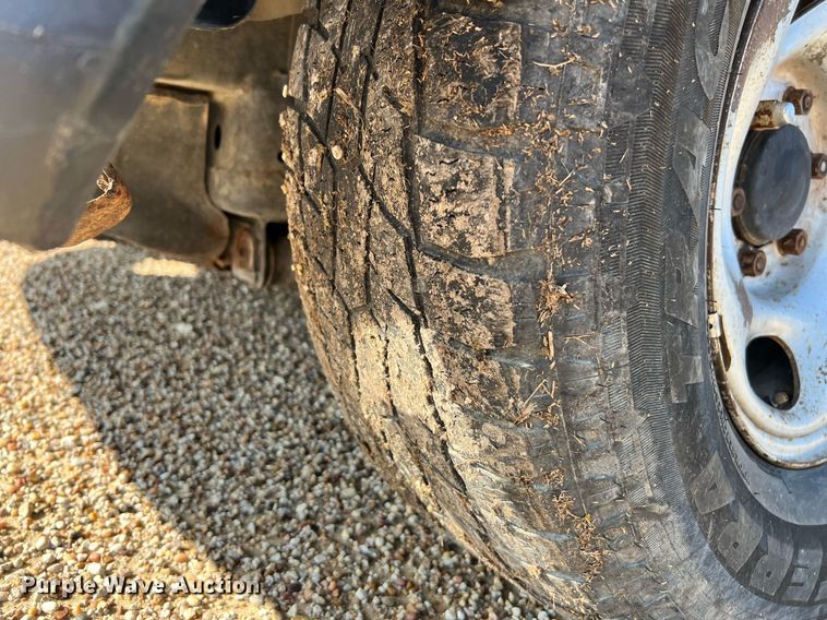 image for item MF9950 2001 Toyota Tundra SR5  Access Cab pickup truck