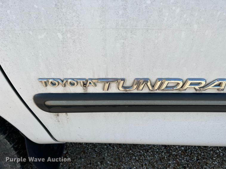 image for item MF9950 2001 Toyota Tundra SR5  Access Cab pickup truck