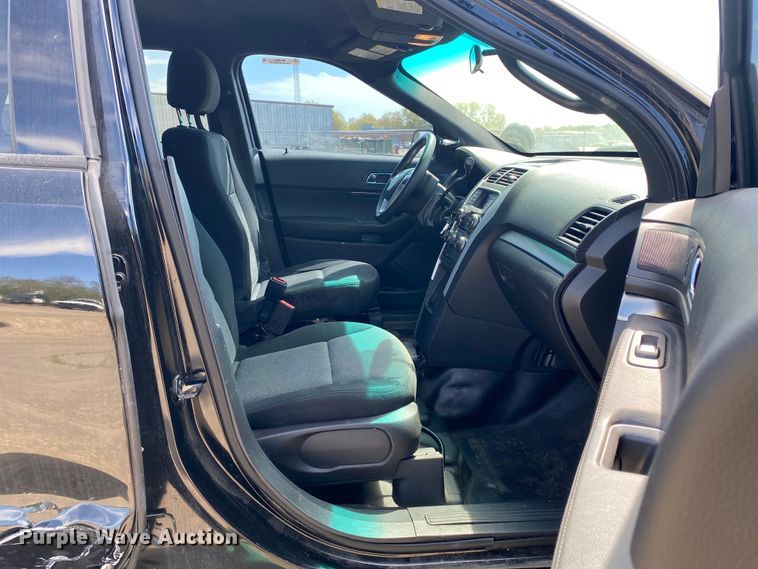 image for item MG9805 2015 Ford Explorer Police Interceptor  SUV