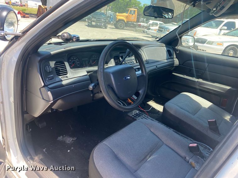image for item MG9897 2008 Ford Crown Victoria Police Interceptor