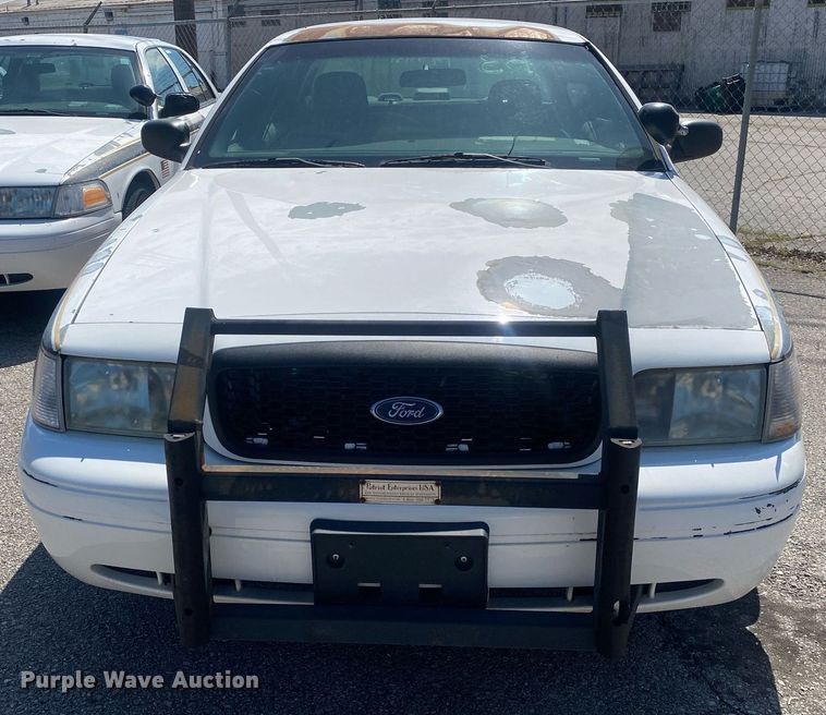 image for item MG9898 2005 Ford Crown Victoria Police Interceptor