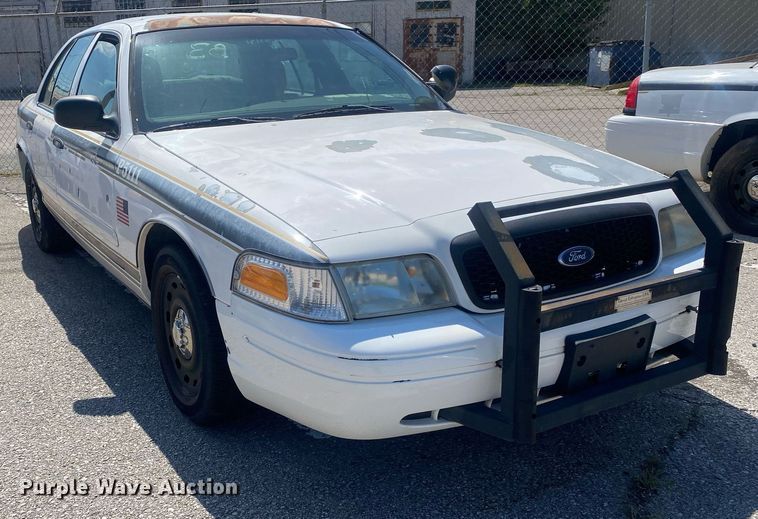 image for item MG9898 2005 Ford Crown Victoria Police Interceptor