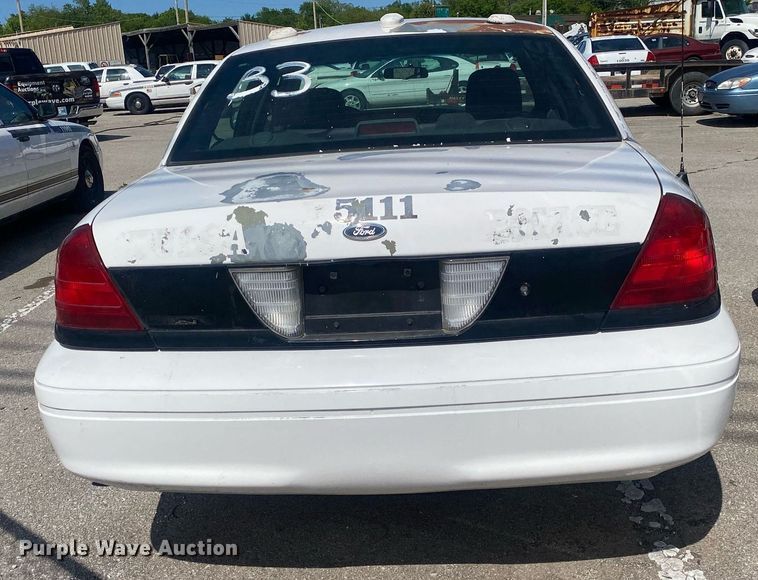 image for item MG9898 2005 Ford Crown Victoria Police Interceptor