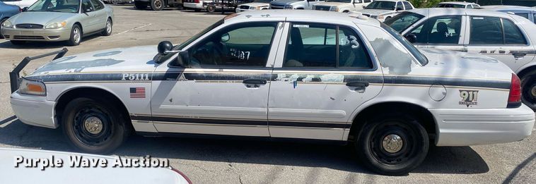 image for item MG9898 2005 Ford Crown Victoria Police Interceptor