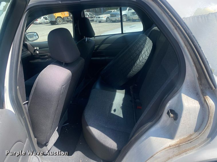 image for item MG9898 2005 Ford Crown Victoria Police Interceptor