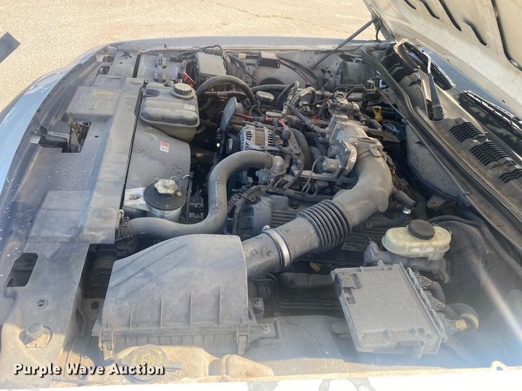 image for item MG9898 2005 Ford Crown Victoria Police Interceptor