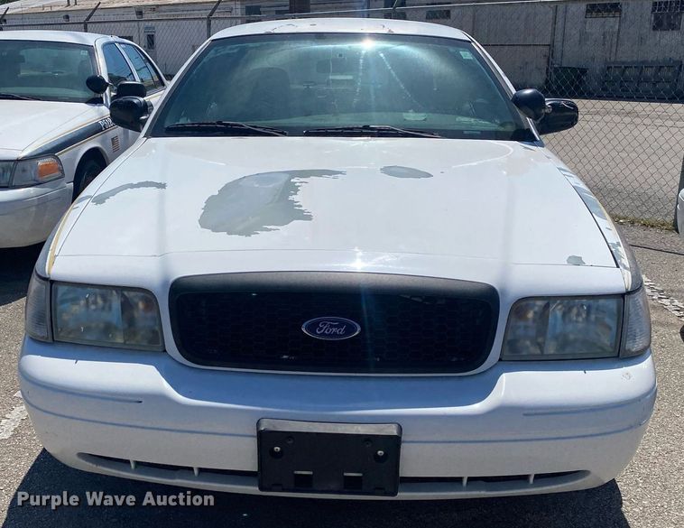 image for item MG9899 2006 Ford Crown Victoria Police Interceptor