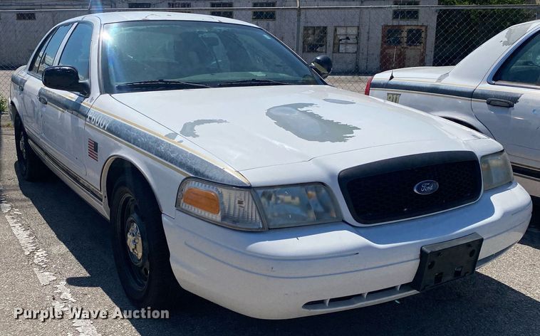 image for item MG9899 2006 Ford Crown Victoria Police Interceptor
