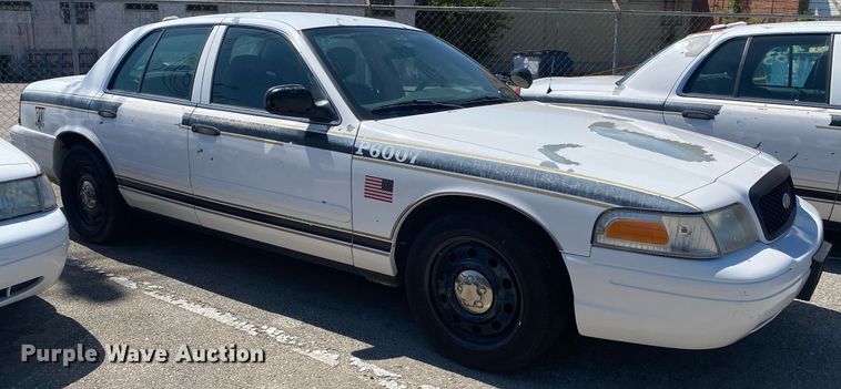 image for item MG9899 2006 Ford Crown Victoria Police Interceptor