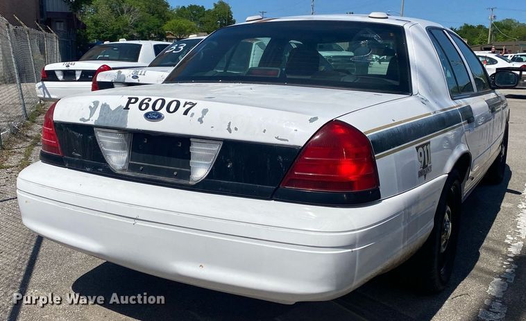 image for item MG9899 2006 Ford Crown Victoria Police Interceptor