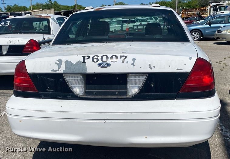 image for item MG9899 2006 Ford Crown Victoria Police Interceptor