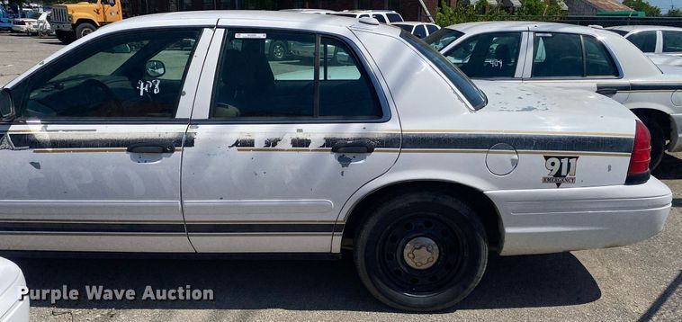 image for item MG9899 2006 Ford Crown Victoria Police Interceptor