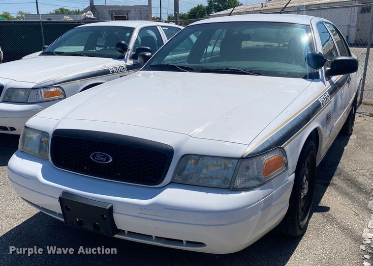 image for item MG9900 2005 Ford Crown Victoria Police Interceptor