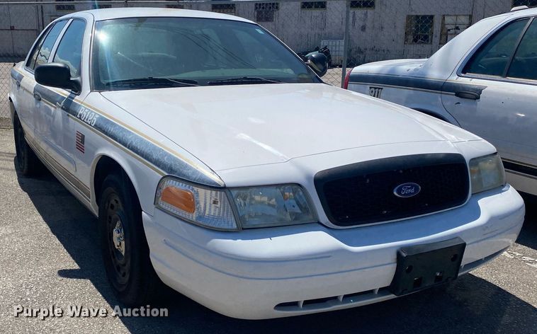 image for item MG9900 2005 Ford Crown Victoria Police Interceptor