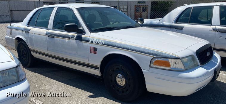 image for item MG9900 2005 Ford Crown Victoria Police Interceptor