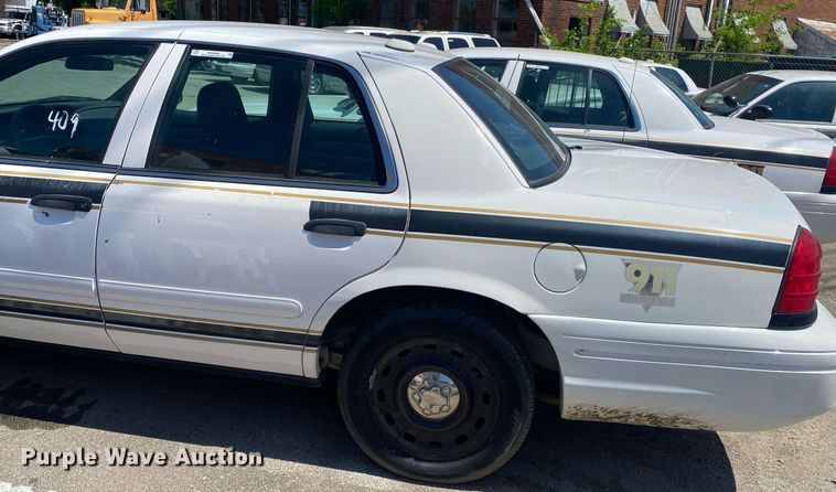 image for item MG9900 2005 Ford Crown Victoria Police Interceptor
