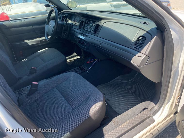 image for item MG9900 2005 Ford Crown Victoria Police Interceptor