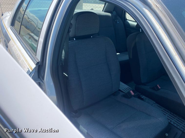 image for item MG9900 2005 Ford Crown Victoria Police Interceptor