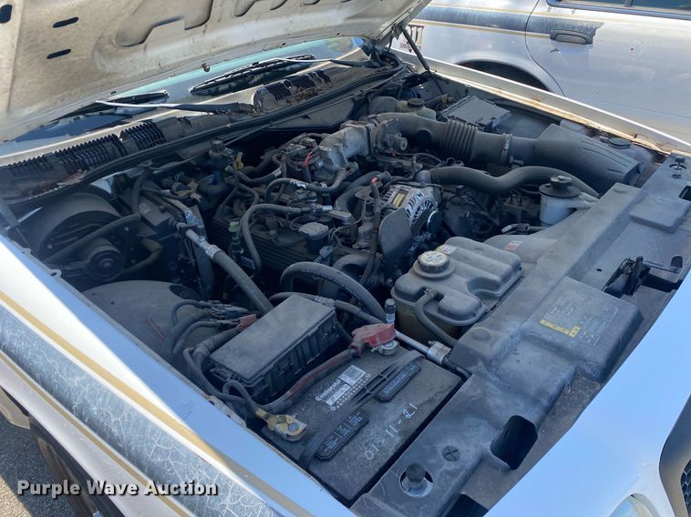 image for item MG9900 2005 Ford Crown Victoria Police Interceptor