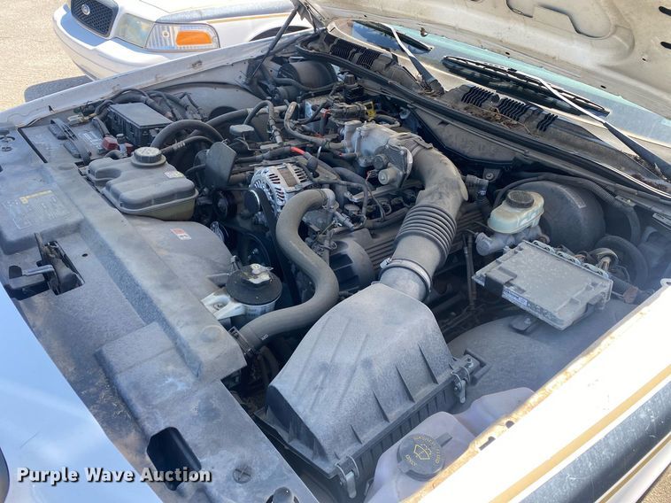 image for item MG9900 2005 Ford Crown Victoria Police Interceptor