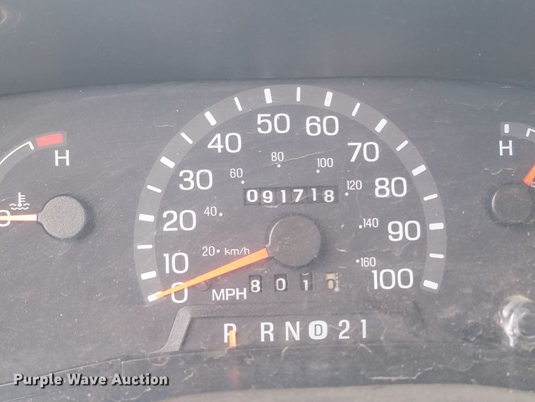 image for item ML9299 2000 Ford E-450 Super Duty  ambulance