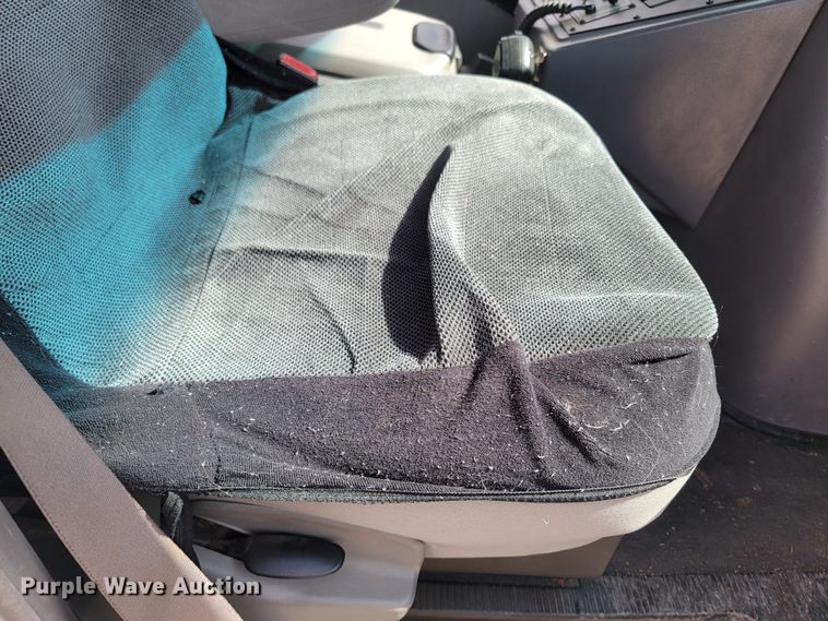 image for item ML9299 2000 Ford E-450 Super Duty  ambulance