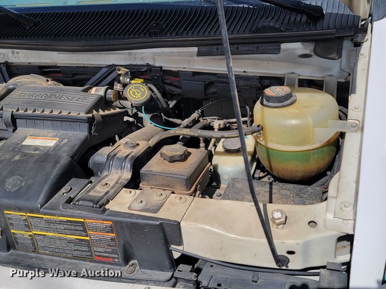 image for item ML9299 2000 Ford E-450 Super Duty  ambulance