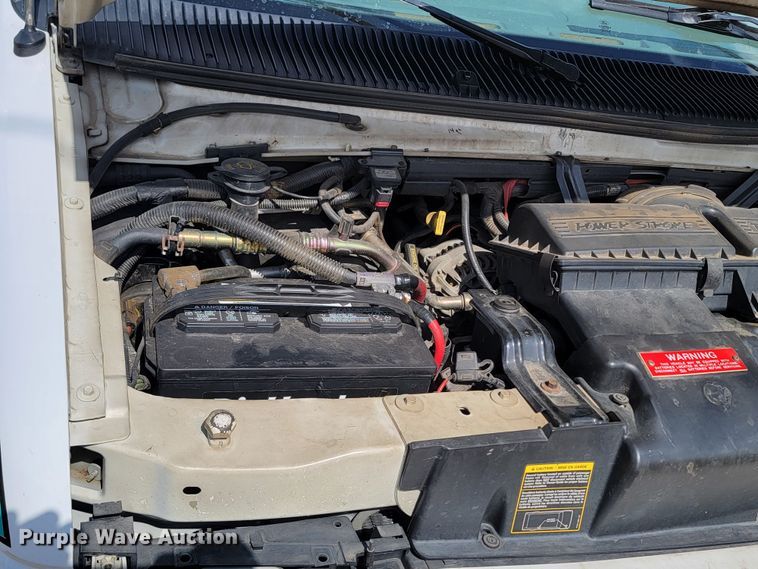 image for item ML9299 2000 Ford E-450 Super Duty  ambulance