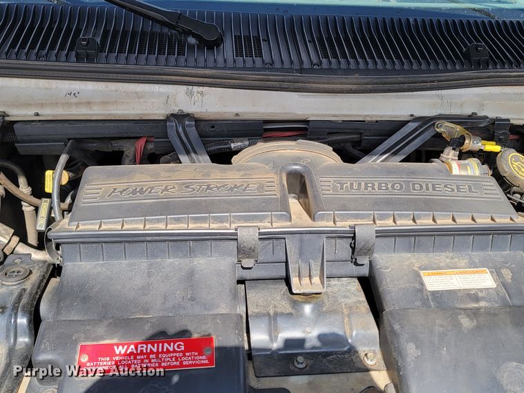 image for item ML9299 2000 Ford E-450 Super Duty  ambulance